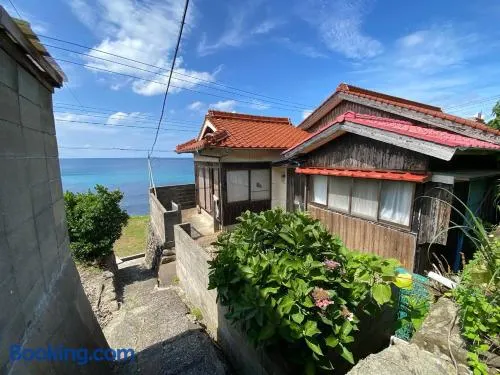 海辺の静かなゲストハウスFunSea - Image 1