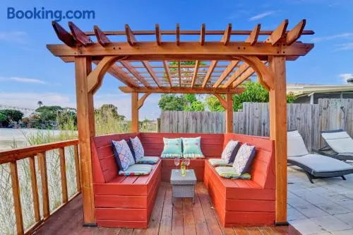 Luxury Lake Front Property - Image 1