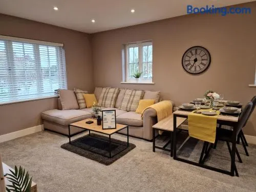 Entire Central 2 Bedroom Apartment (With Parking) - Image 1
