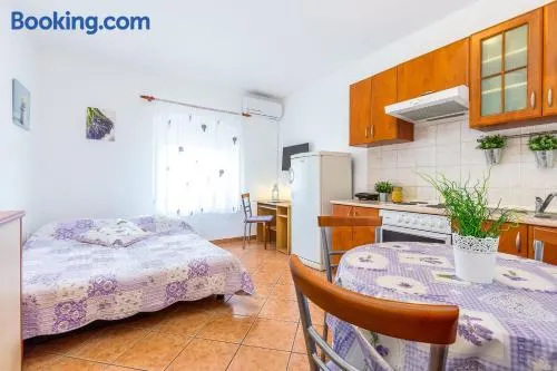 Studio Apartment Downtown - Image 1
