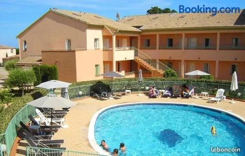Les jardins de la mer - piscine - bord de mer - Image 1
