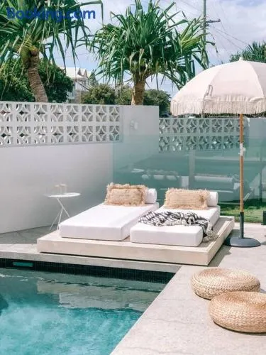 Sea Breeze on Oceanic, Luxury Beach Holiday Home - Image 1