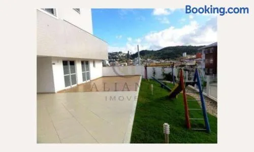 Apartamento em Barreiros Sao Jose com 2 quartos, sacada, churrasqueira - Image 1