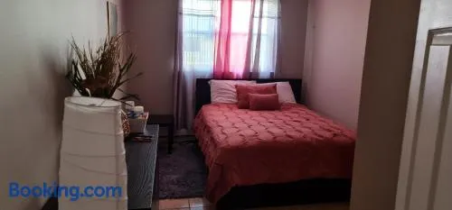 Guesthouse, cozy private room - Image 1