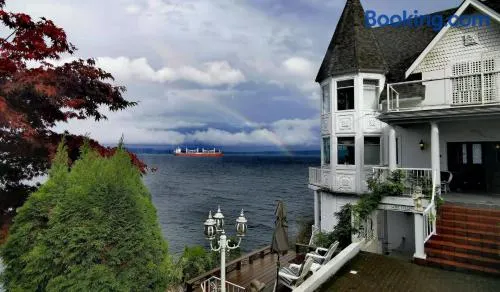 Rainbow Land Inn - Image 1