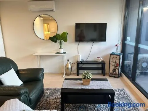 Perfectly Positioned One Bedroom Apartment - Image 1
