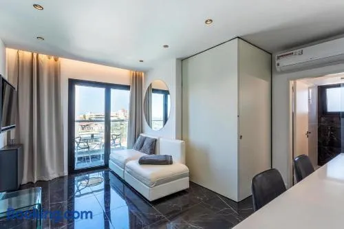 Black Pearl - Luxury 2 bed - Sea - City Centre - Image 1
