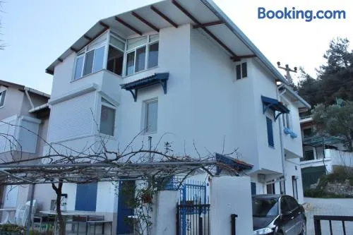 URLA da (Deniz Manzaralı, Bahçeli, Kaloriferli) Aylık Kiralık 4+2 Villa - Image 1