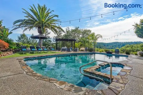 Magnificent Sonoma Farm House - 4-5 bedrooms, pool, hot tub, Vineyard, working farm - pick your own - Image 1
