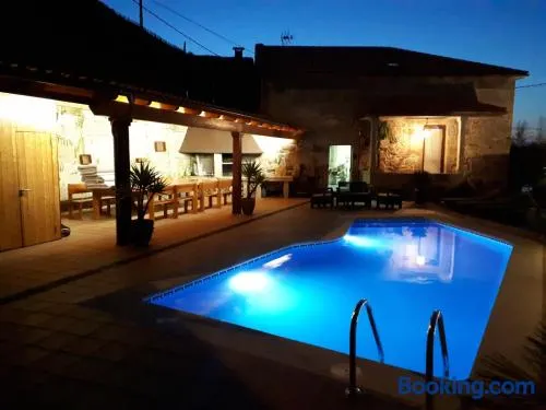 Impresionante casa rústica con piscina - Image 1