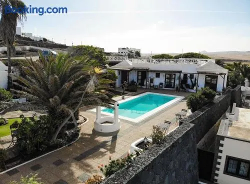 Oasis Surf House - Image 1