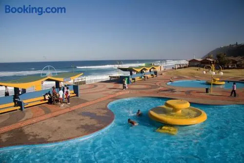 Luxury apartment with pool 2min to beach - Image 1