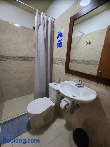 DESCANSO REAL APARTAESTUDIO, Aire Acondicionado, Cocina equipada y Netflix - Image 1