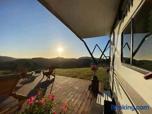 Romantico Trailer com Vista Incrível - Image 1