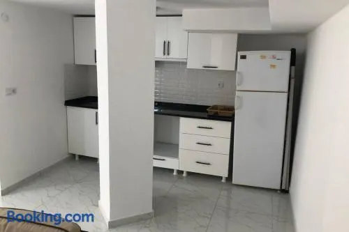 Rezervasyon yapma tesisi kiralık değil - Image 1
