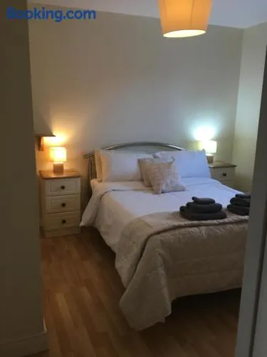 Entire 3 Bedroom house Ballyshannon Town centre - Image 1