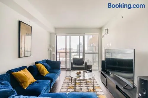 Modern Condo On York - Image 1