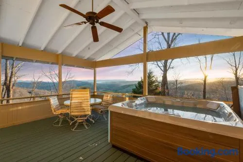 Secluded views make this an instant favorite - Image 1