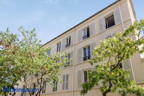 Vintage and calm flat in a typical building at the doors of Paris - Welkeys - Image 1