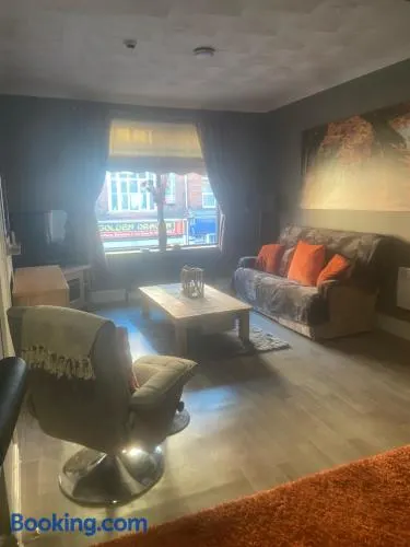 Refurbished 1 Bedroom Flat & Additional Sofa Bed - Image 1