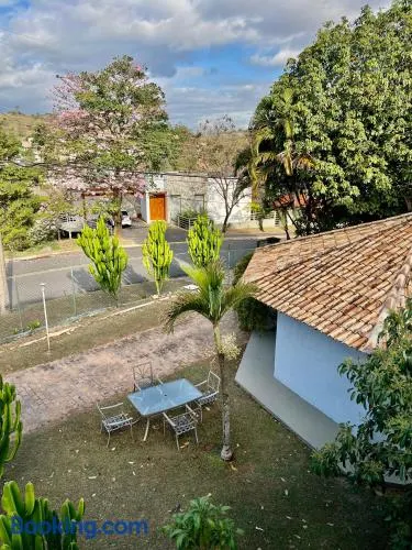 Chalé charmoso em meio a natureza - Image 1