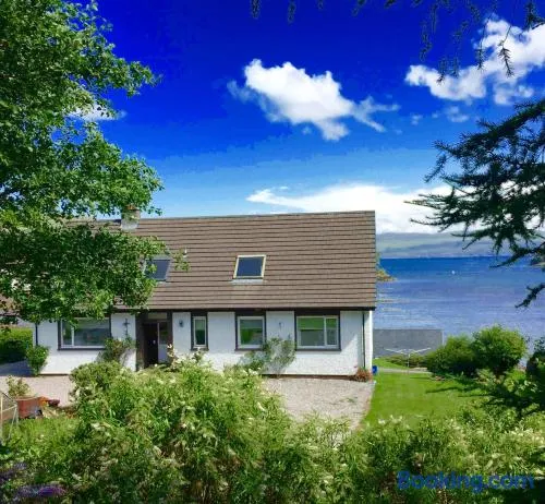 Shorelands, Viewfield Road - Image 1
