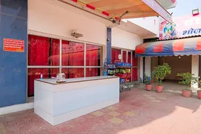 Hotel Vrindavan by OYO Rooms - Image 2