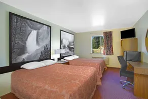 Super 8 West Yellowstone Lionshead - Image 2