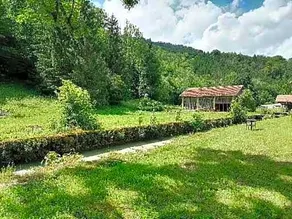 Gîte atypique dans une maison de caractère en bordure de riviere - Image 5