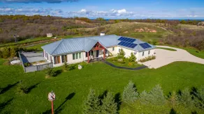 Redhill Luxury Home...by the Blue Mountains - Image 4