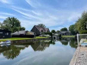 Cottage on the canal - Image 2