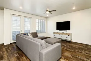 Loaded Logan Loft near USU & EVERYTHING Else - Sleeps 8 in beds - Image 2