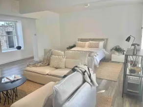 Killiney Historic Estate Executive Suite - Image 2
