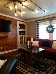 Halsey House Featuring Hall's Bar - Image 2