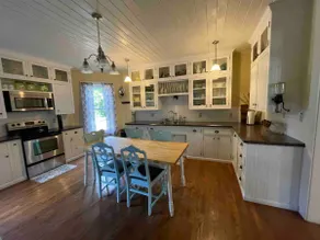 Meadow View Manor-Historic 1880s Home - Image 2