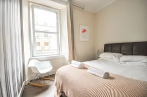 Comfortable Edinburgh apart-close to city centre - Image 2