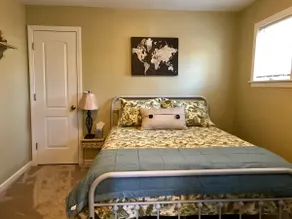 Laura's Loft and Gallery, private suite - Image 3