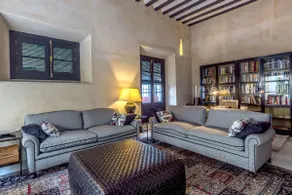 Luxury house with private pool & garage - Image 5