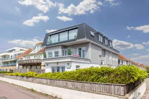 Seaside Escape-Garden, Hot Tub, Sleeps 8 in Style - Image 3
