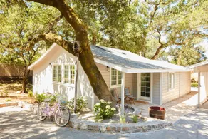 A sophisticated Wine Country Cottage with Hot tub - Image 2
