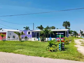 🌴ISLAND TIME! DOCK⚓️POOL🏊🏻‍♀️KAYAKS🛶Boat to Beach🏖 Pets - Image 2