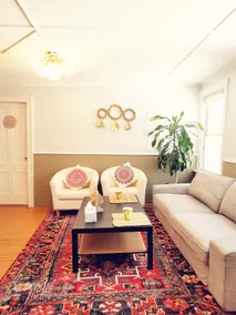 Cozy Guesthouse Near Downtown, Lee - Image 2