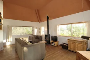 Comfortable waterfront home with wood-burning stove - Image 3