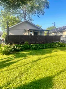 Great Fam Friendly Home w/ Lrg Deck & Yard - Image 3
