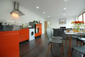 Diamond - Britannia Chambers Apartment 3 - Image 3