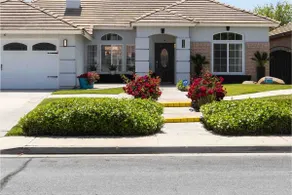 Cozy 4 BR/2bath Near Belcourt Seven Oaks - Image 2