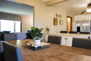 Cozy modern home 5 beds, 3 baths centrally located - Image 3