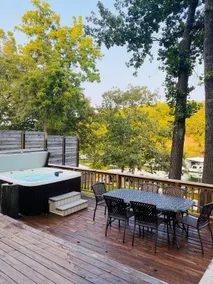 Lakefront-Hot tub-Boat Dock-Amazing Patio-RELAXING - Image 4
