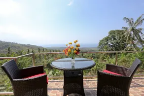 BANANA VILLA RETREAT 3 - Image 3