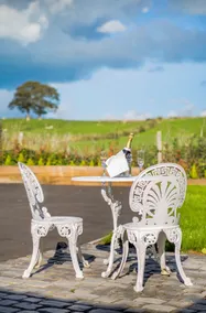 Beautiful Historic Country Coach House - Image 2